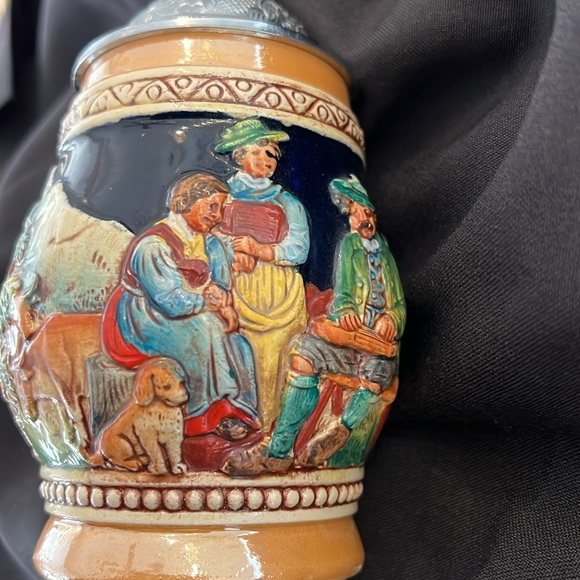 Rare Vintage DBGM Western
Germany - German Beer Stein - Pewter Lid Ceramic Mug - Picture 3 of 10